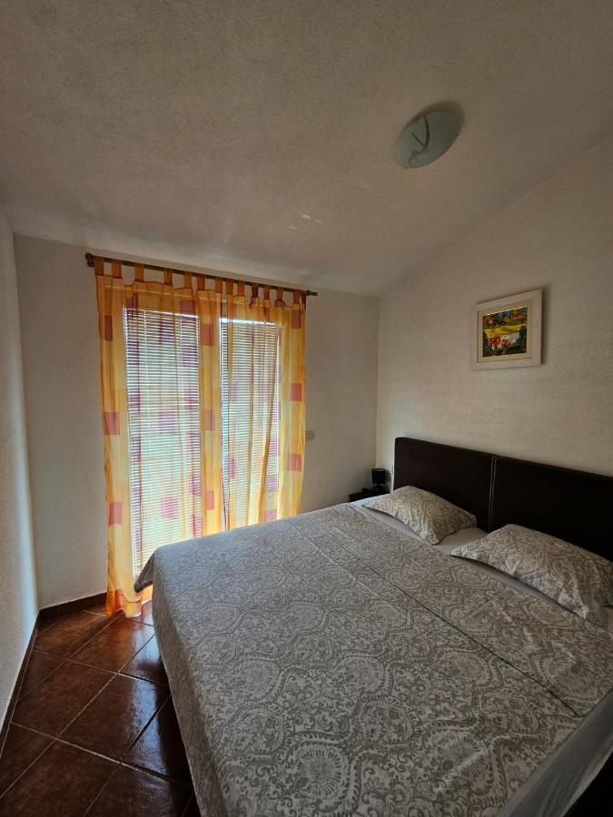 Apartments Vranes Tivat Luaran gambar