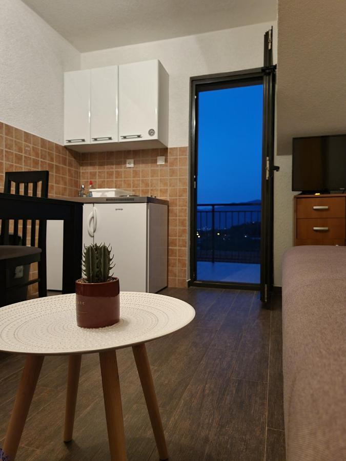 Apartments Vranes Tivat Luaran gambar