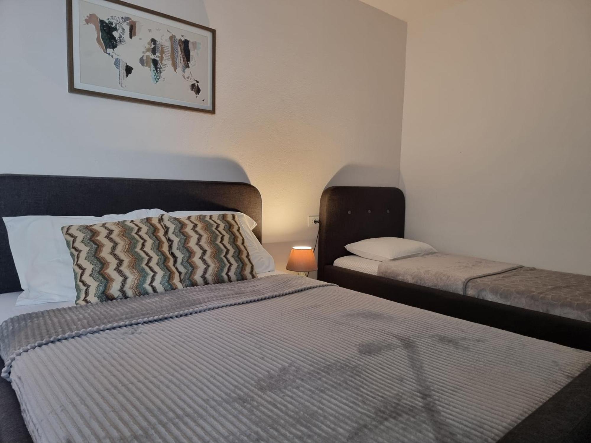 Apartments Vranes Tivat Luaran gambar