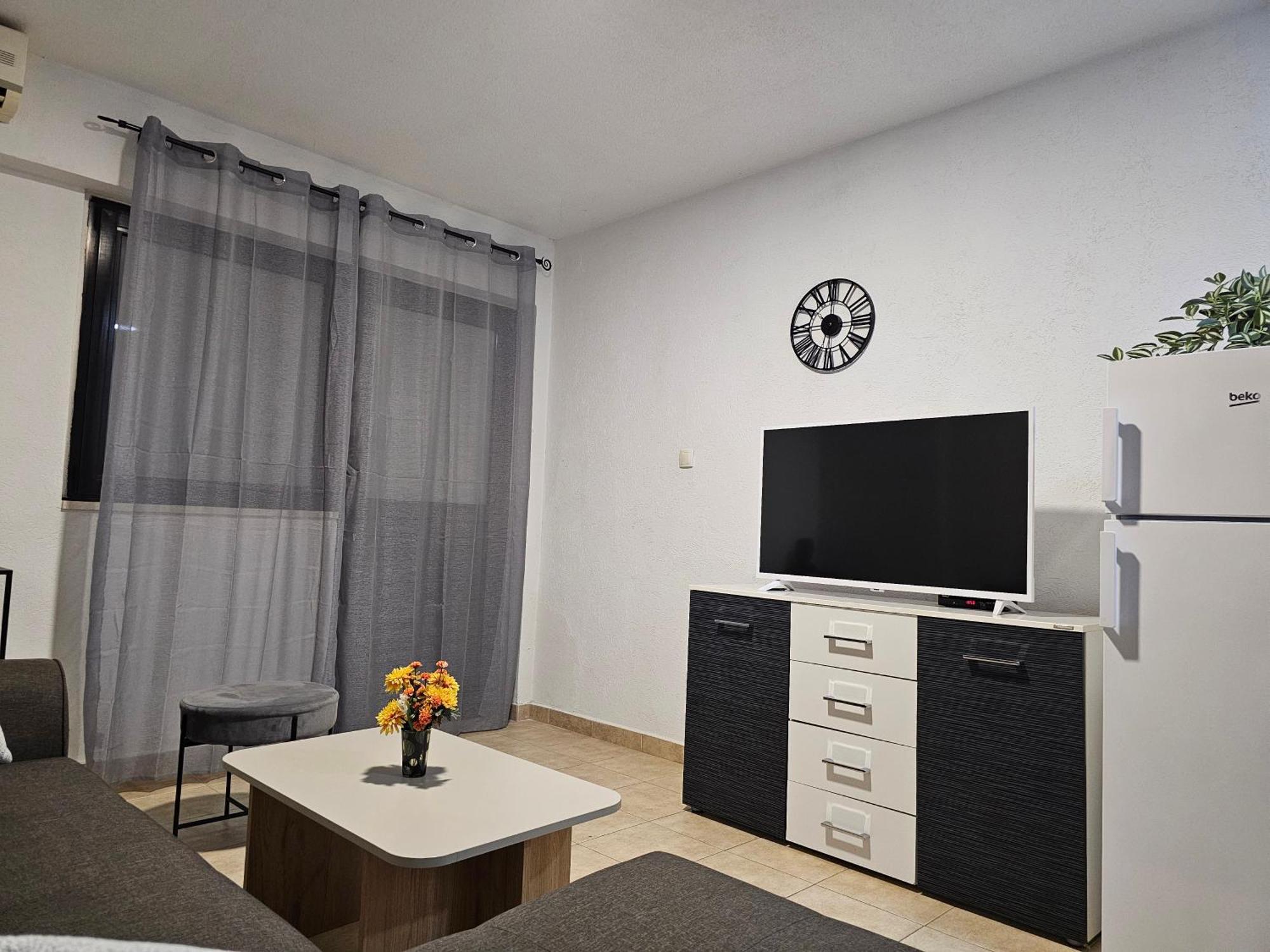 Apartments Vranes Tivat Luaran gambar