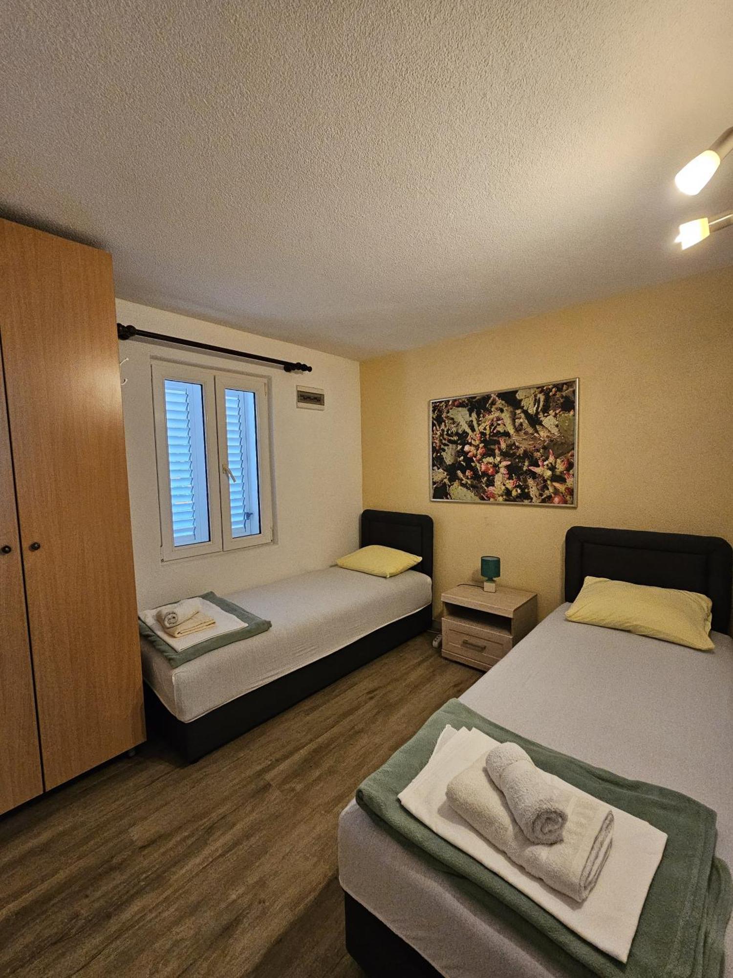 Apartments Vranes Tivat Luaran gambar