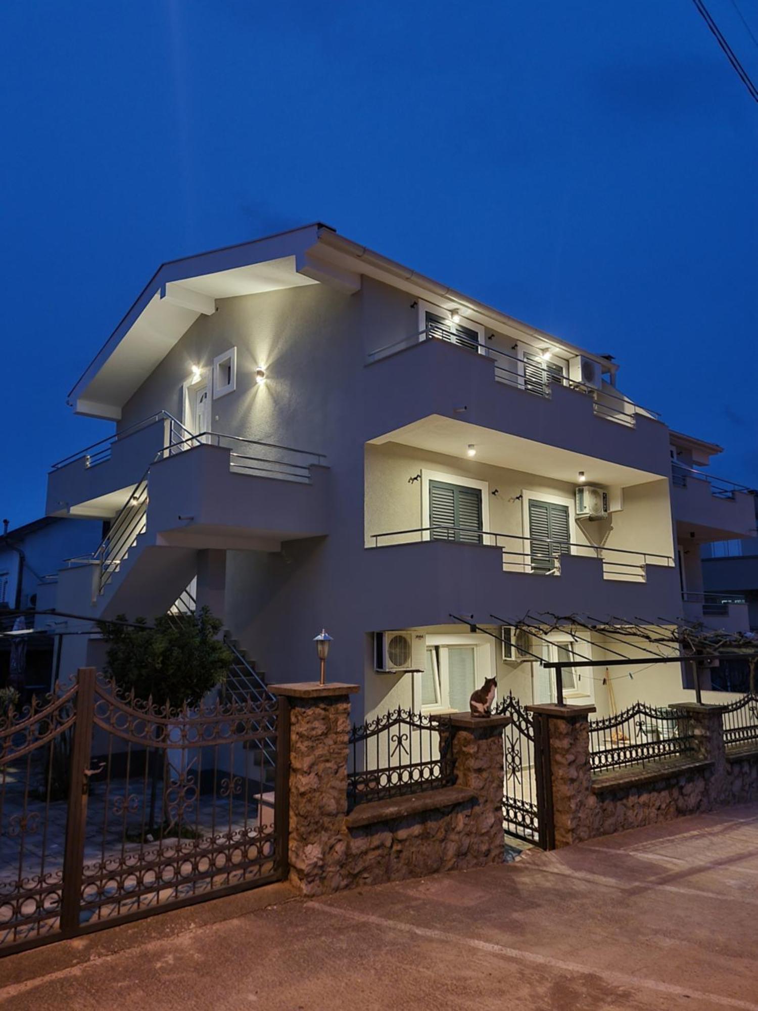 Apartments Vranes Tivat Luaran gambar