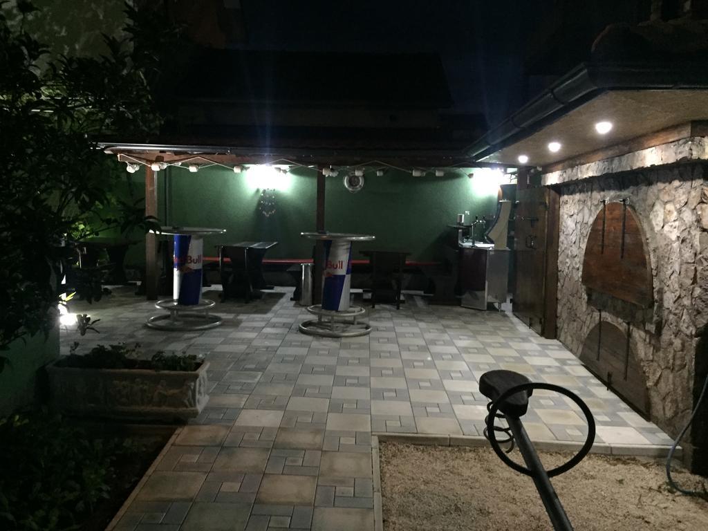 Apartments Vranes Tivat Luaran gambar